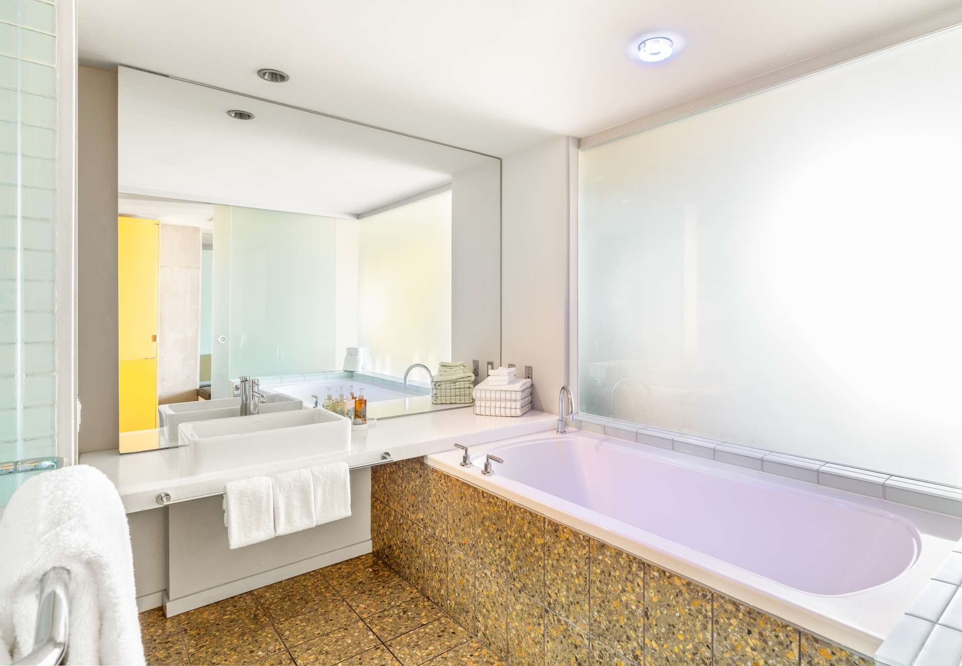 Tower Signature Guest Room Bathroom